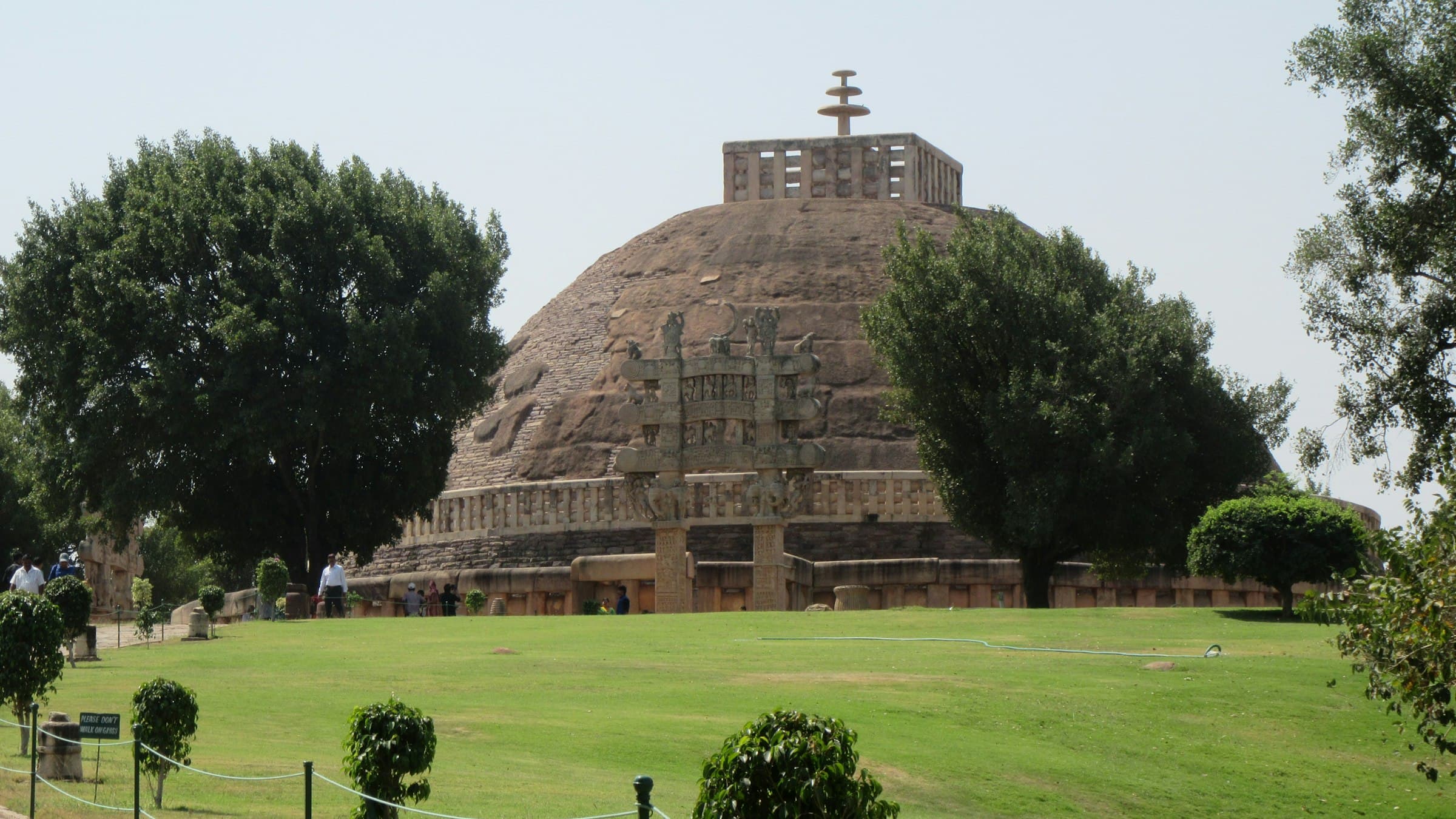 Sanchi Stupa, a domed Buddhist monument in Madhya Pradesh, under a clear blue sky